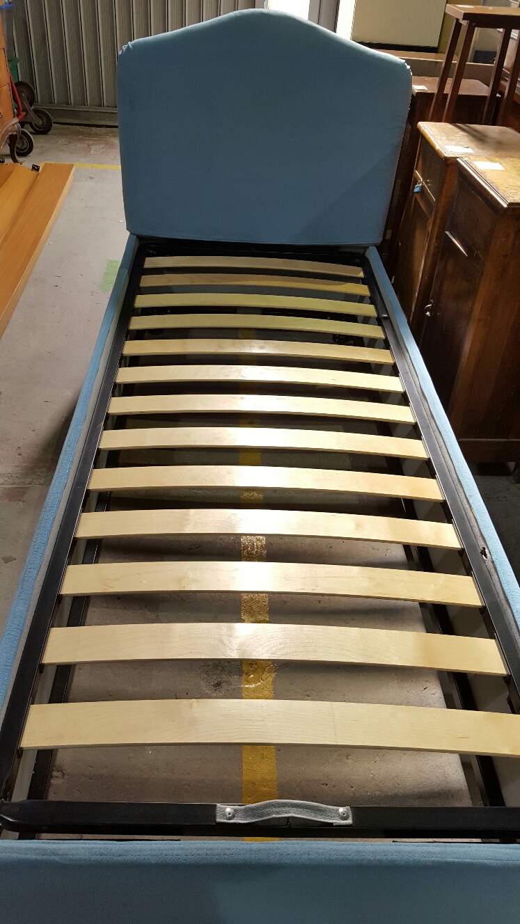 Letto singolo imbottito bianco : letto a castello ad angolo. letto ...