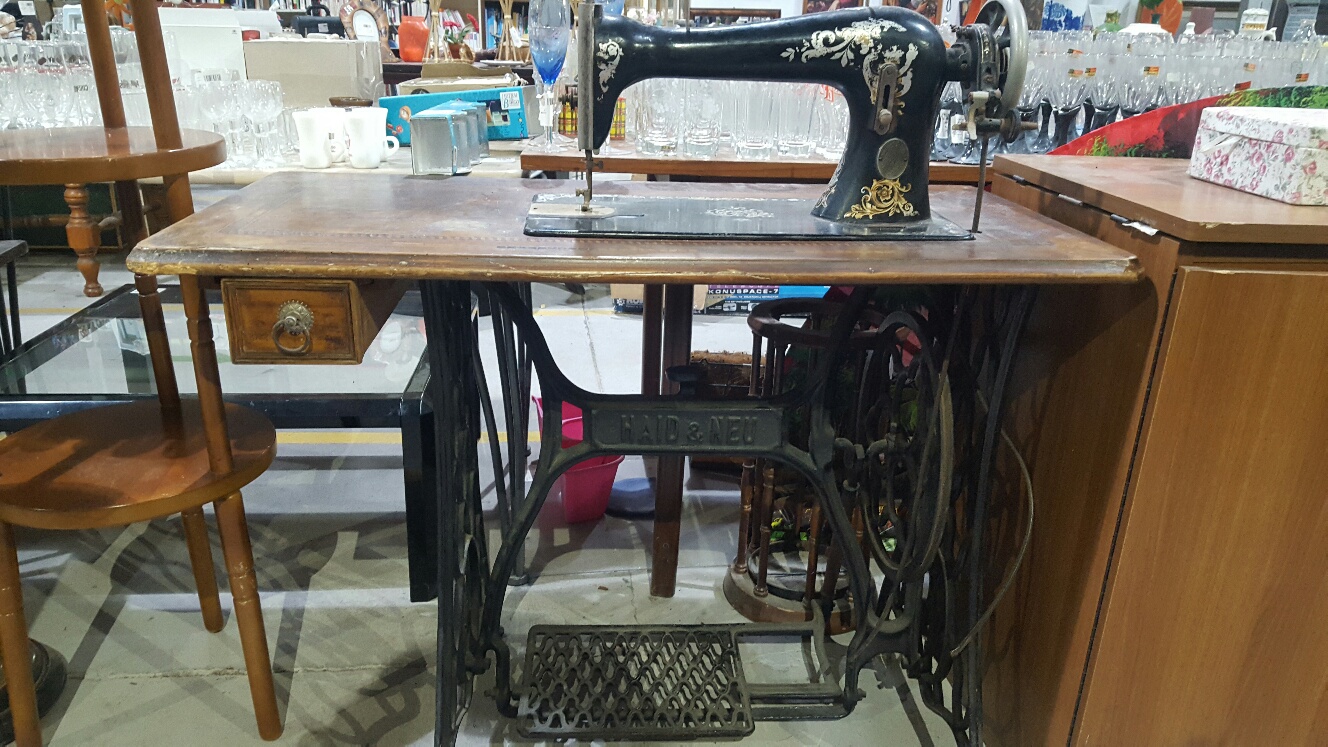 Catanzaro arredamento d'antiquariato usato. armadio credenza comò ... Arredi completo usato antico