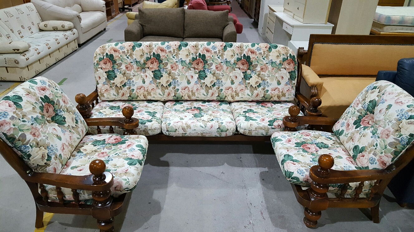 Catanzaro salotto in stile mercatino dell'usato portobello