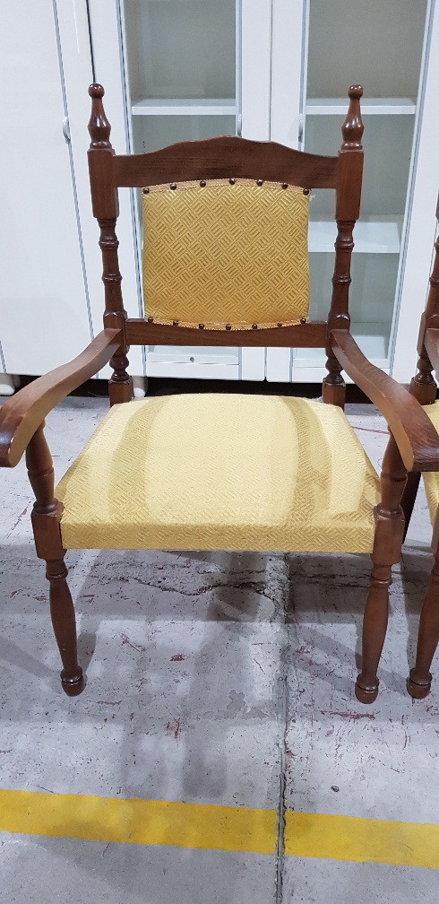 Catanzaro POLTRONCINA CAMERA DA LETTO CON STRUTTURA IN LEGNO E ... Catanzaro POLTRONCINA CAMERA DA LETTO CON STRUTTURA IN LEGNO E ...