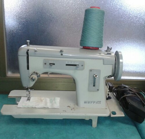 Catanzaro Macchina Da Cucire Elettrica Vintage Singer